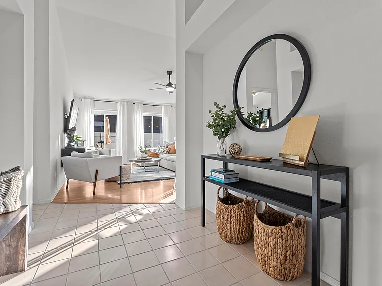 3001 E Redwood Ln — Photo 13