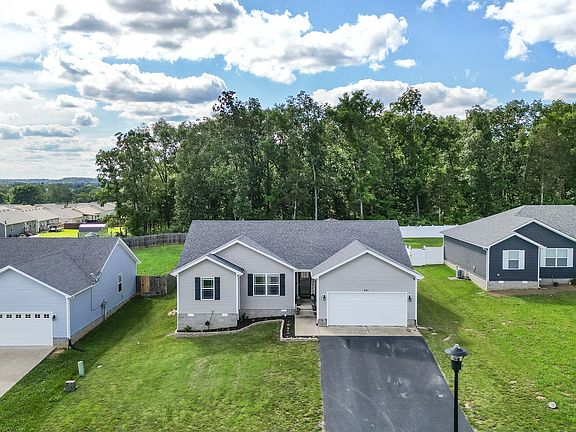 2nd image of 441 Saint Cloud Ct