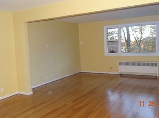 198 W 49th St #1, Bayonne, NJ 07002