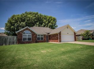 508 Tumbleweed St, Lowell, AR 72745