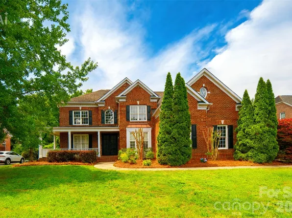 12319 Summer Breeze Ct, Charlotte, NC 28277