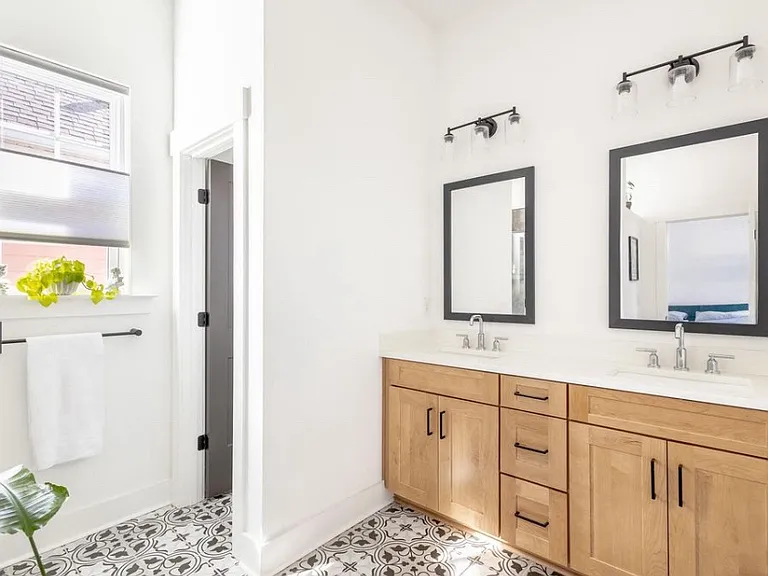 610 Blueway Ave — Photo 6