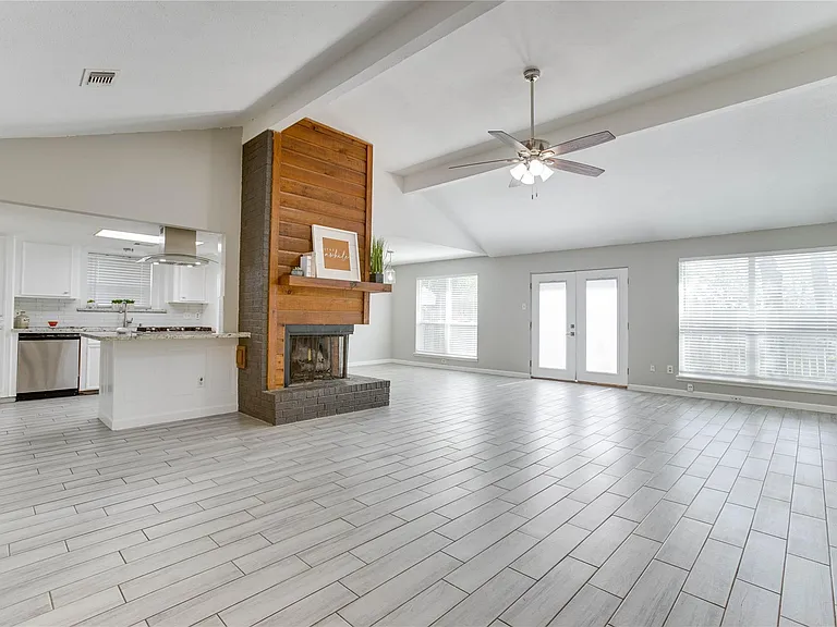 128 N Deerfoot Cir — Photo 4