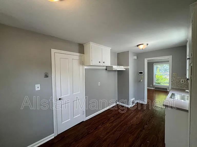 1480 E 196th St — Photo 17