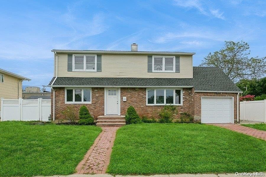 1st image of 2885 Bellport Avenue