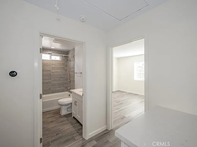 6237 Agnes Ave — Photo 7