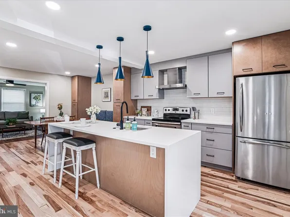 2 Plateau Pl, Greenbelt, MD 20770
