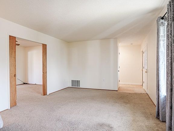 5th image of 172 McKinley Circle