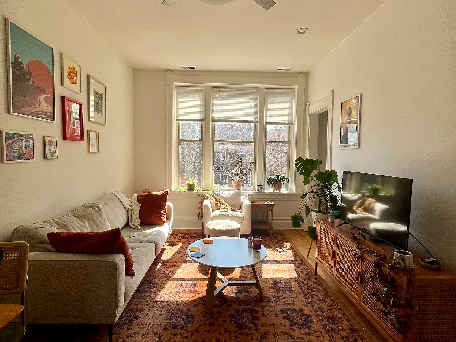 2 bed, 700 sqft, $2,175 — Photo 1