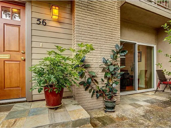 56 Village Pkwy, Santa Monica, CA 90405