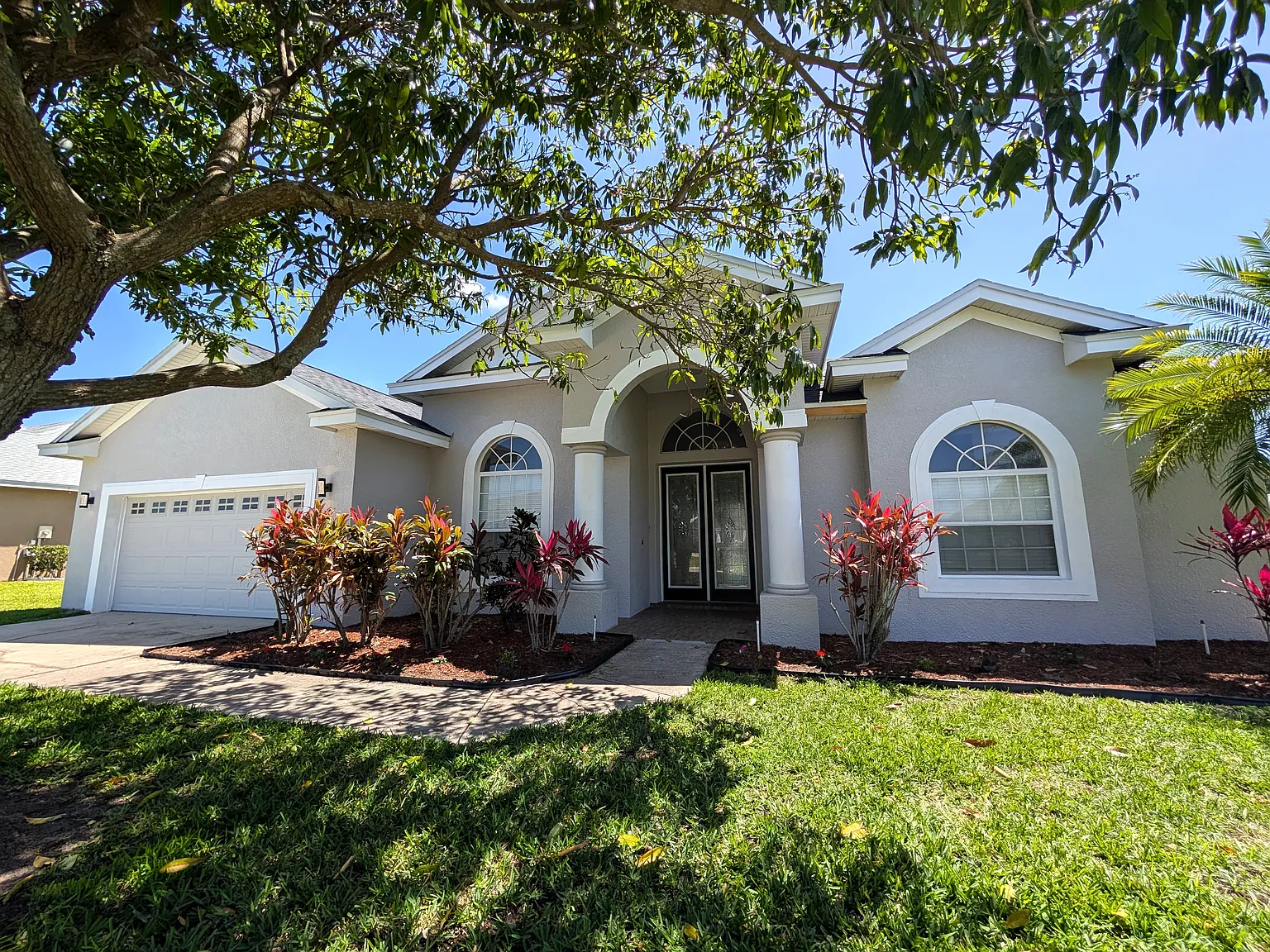 4 bed, 2525 sqft, $2,650 — Photo 1