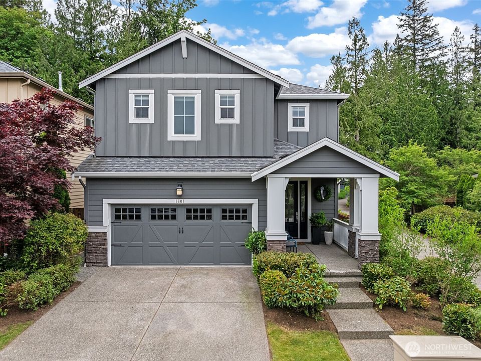 1st image of 1601 NE Falls Drive