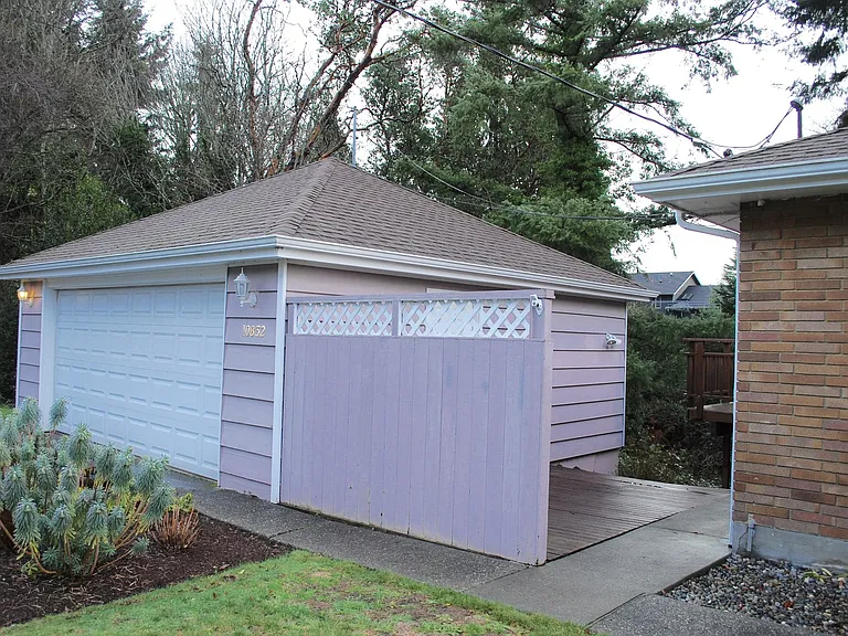 10832 35th Ave SW — Photo 3