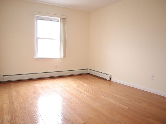 5th image of 76 Waldo Ave Floor 2