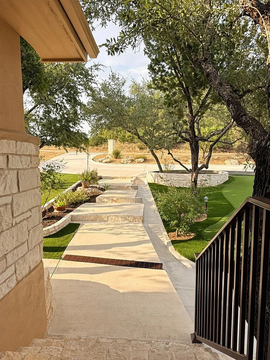 4 bed, 3.0 bath, 2759 sqft, $8,500 — Photo 1