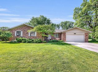 2408 Irma St, Warren, MI 48092