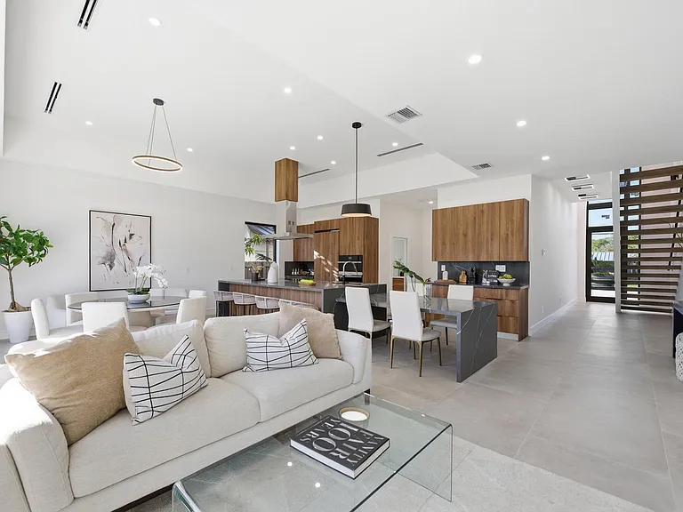 1308 Avocado Isle — Photo 8