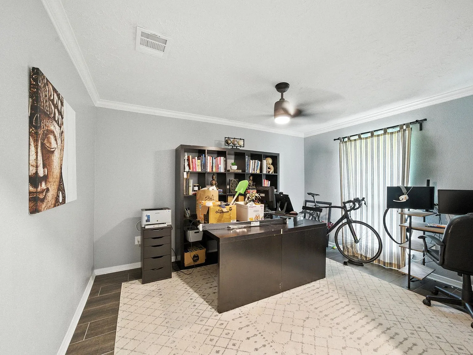 4 bed, 2.0 bath, 2287 sqft, $3,900 — Photo 3