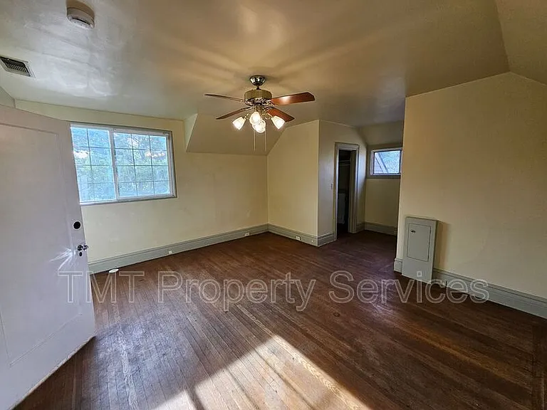 1214 N Pershing Ave — Photo 87