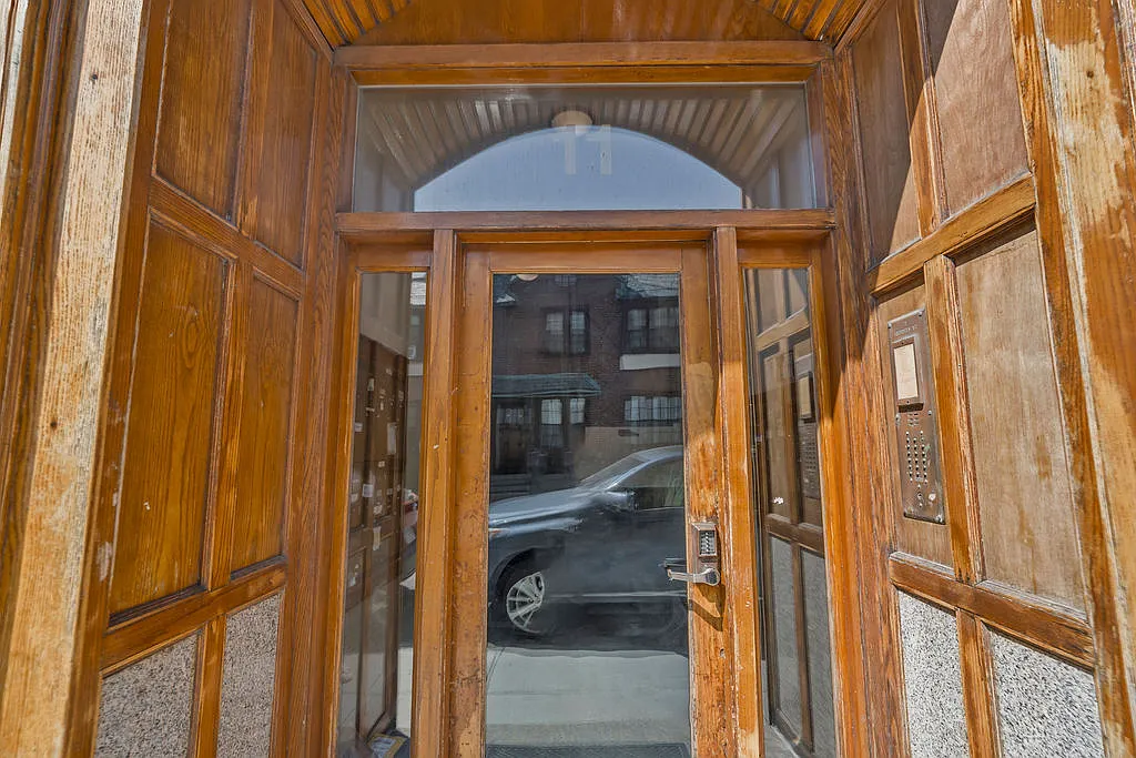 2 bed, $2,500 — Photo 2