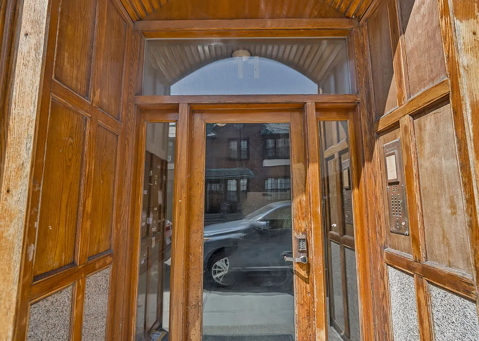 9 Aberdeen St #D