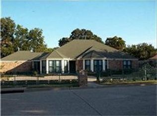 2401 Knightsbridge Dr, Grand Prairie, TX 75050