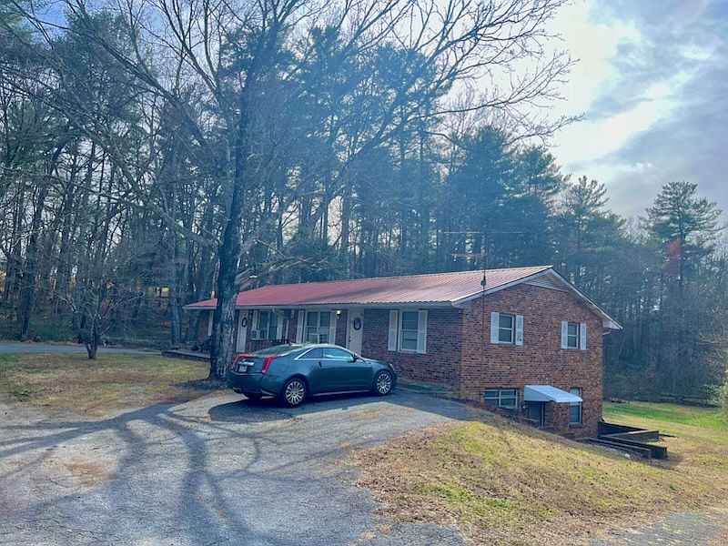 1st image of 3977 Warren Dr #12