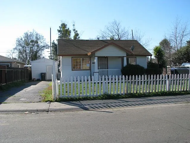 3412 20th Ave photo 1