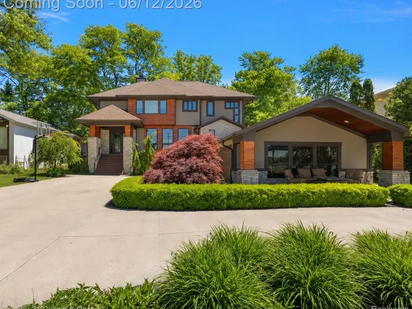 1345 E Lake Dr, Novi, MI 48377