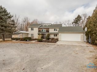 18778 W River Rd, Bowling Green, OH 43402