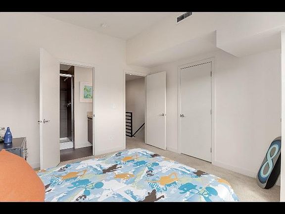 Upstair bedroom 2 (Pic for understand house layout. Furniture not included)