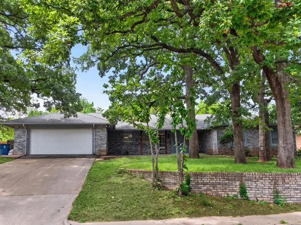 1212 Ridgecrest Rd, Edmond, OK 73013