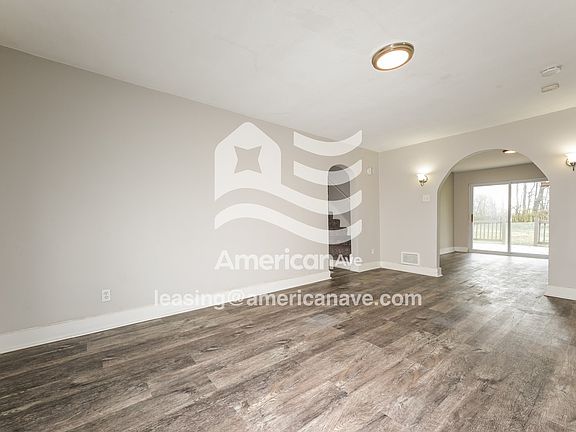 1132728_003_living_room_3.jpg