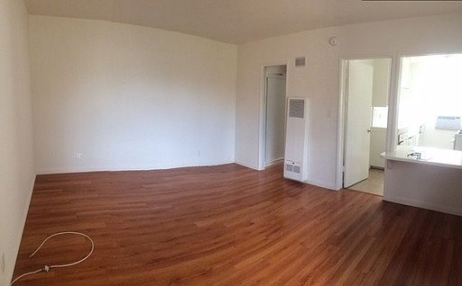 1st image of 501 S Kingsley Dr APT 11