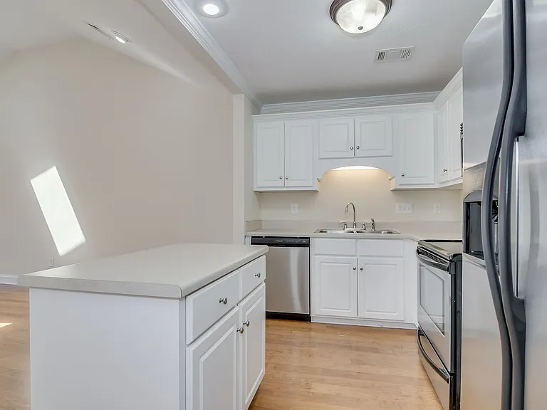 804 Bryan Cir — Photo 11