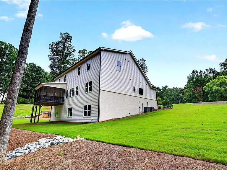 727 Old Collins Rd — Photo 12
