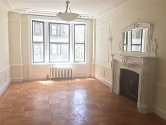 Rented by R New York