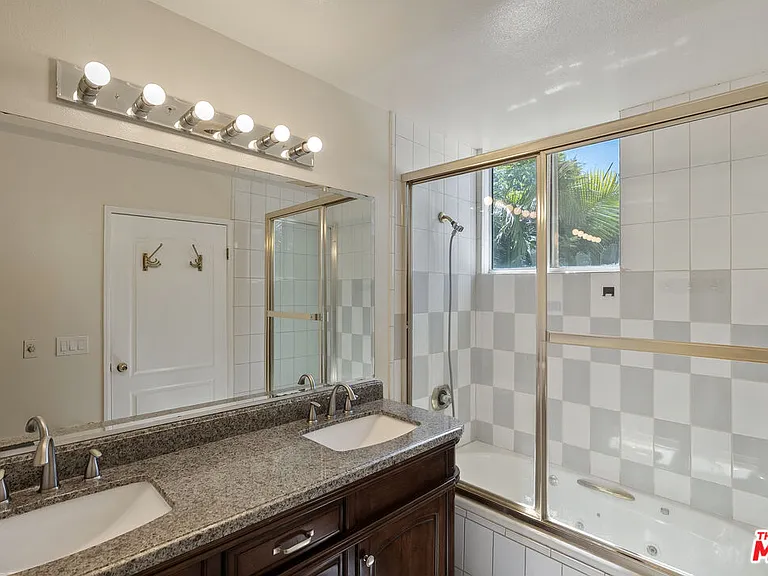 923 Euclid St #201 — Photo 10