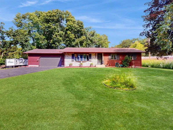 959 Priester Ln, Hudson, WI 54016