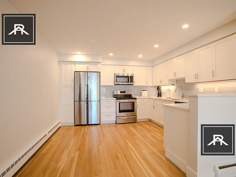 50 Green St #403 — Photo 1