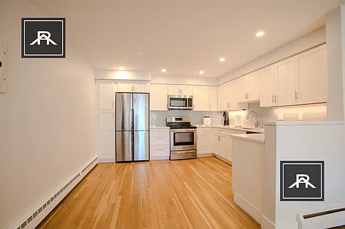 50 Green St Photo 1