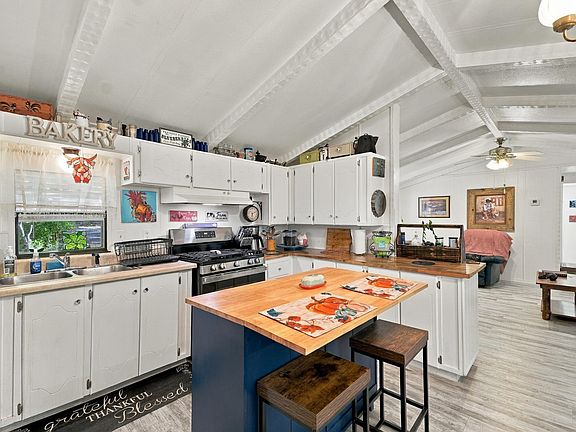 8th image of 288 Redress Ln