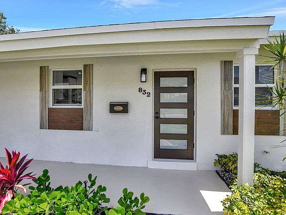 4th image of 832 SW 10th Ave