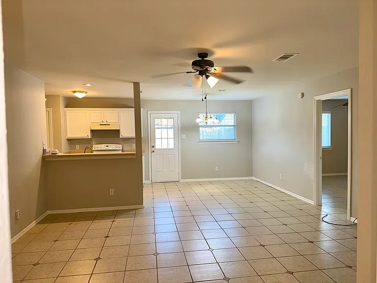 17319 Box Canyon Dr — Photo 3