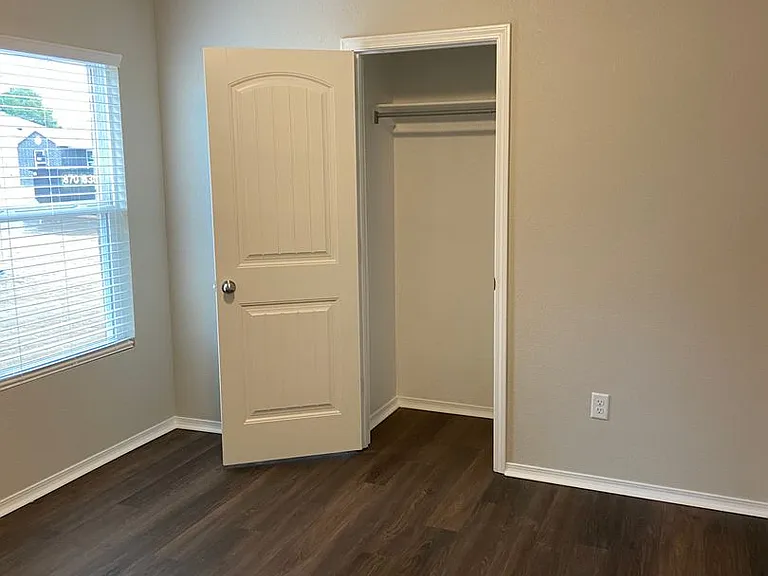 3829 Travers Ln — Photo 11