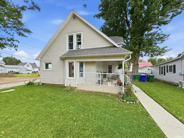 22517 Stenger St, Woodburn, IN 46797