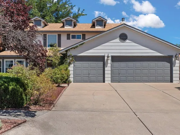 8008 Wagon Mound Dr NW, Albuquerque, NM 87120