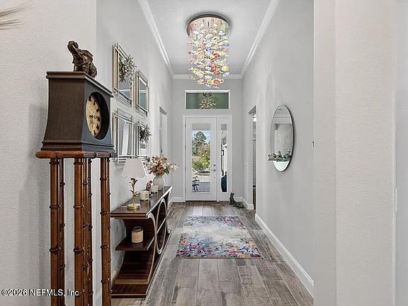 5th image of 401 BOURGANVILLE Drive