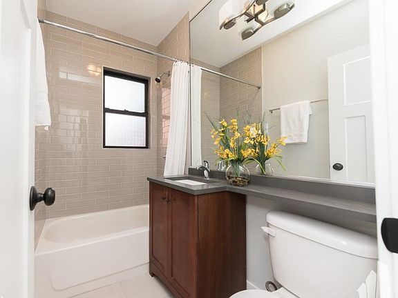3rd image of 2898 N Mildred Ave #1024