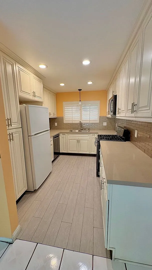Spacious and bright Hawthorne front house — Photo 2
